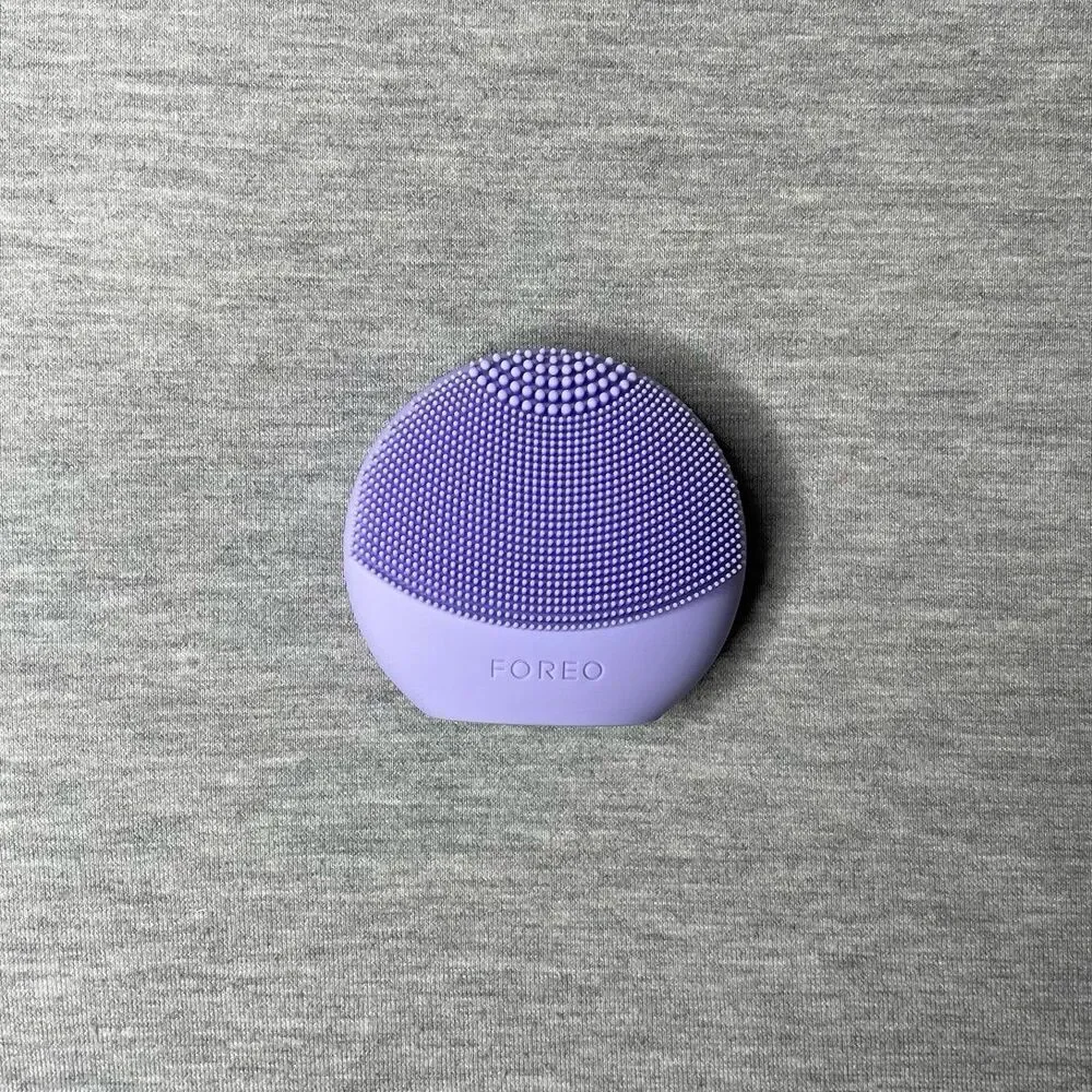FOREO LUNA Play Plus 2 Compact Face Cleansing Brush for All Skin Types